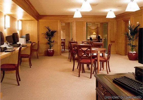 Altis Suites Apartamentos Turisticos Lisbon 4*,